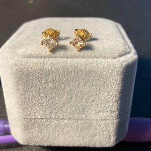 0.5 ctw Princess cut diamond studs 14kt yellow gold